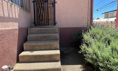 Amplia Casa En Cerro Bellavista, En Valparaíso