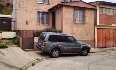 Amplia Casa En Cerro Bellavista, En Valparaíso