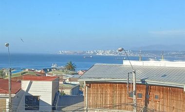 Se Vende Hermosa Y Amplia Casa En Cerro Alegre.