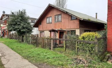 Casa En Venta De 5 Dorm. En Puyehue