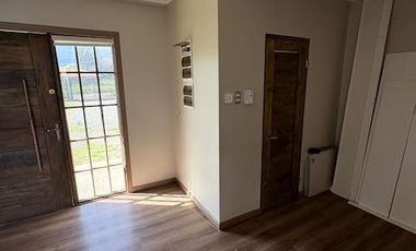Casa En Venta En Condominio 4 Dorm. 4 Baños En Lo Miranda
