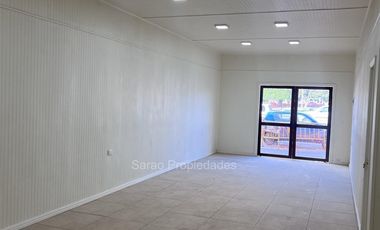 Local Comercial En Arriendo En Fresia Frente Plaza De Armas