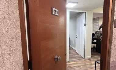 Oficina En Arriendo En Santiago Centro Con 3 Privados 1 Baño