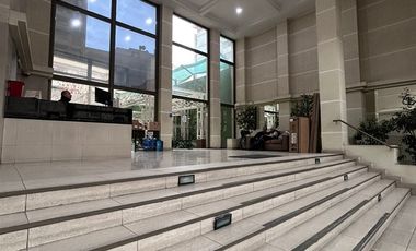 Oficina En Arriendo En Santiago Centro Con 3 Privados 1 Baño