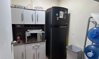 Oficina En Arriendo En Santiago Centro Con 3 Privados 1 Baño