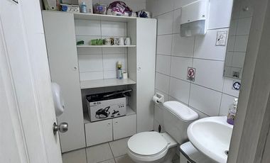 Oficina En Arriendo En Santiago Centro Con 3 Privados 1 Baño