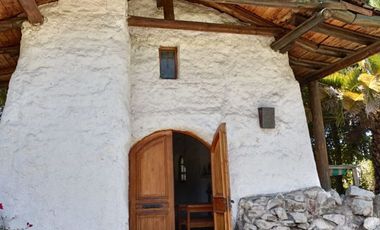 Parcela Con Casas Y Laguna Artificial En Curacaví