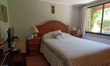 Parcela Con Casas Y Laguna Artificial En Curacaví