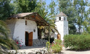 Parcela Con Casas Y Laguna Artificial En Curacaví