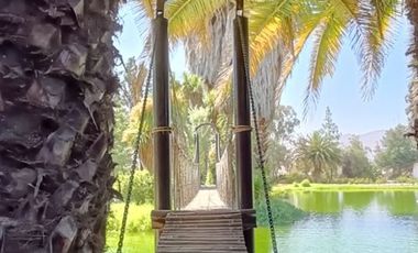 Parcela Con Casas Y Laguna Artificial En Curacaví