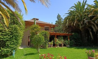 Parcela Con Casas Y Laguna Artificial En Curacaví