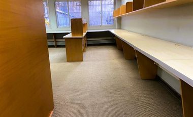 Arriendo Oficina 38 M2, 1 Privado Y 1b En Santiago