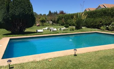 Venta Parcela Con Casa En Quillón, A 4 Cuadras De La Plaza