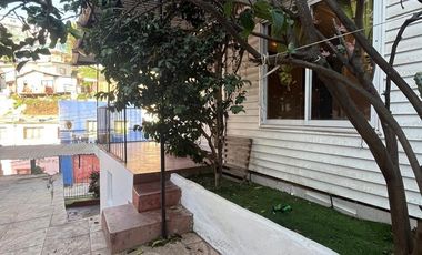 Amplia Casa De 4 Dorm En Calle Newman Valparaíso