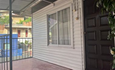 Amplia Casa De 4 Dorm En Calle Newman Valparaíso