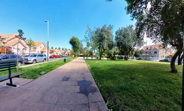 Casa En Sector Seguro Y Con Excelente Prestaciones.