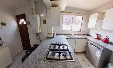 Casa En Sector Seguro Y Con Excelente Prestaciones.