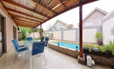 Casa En Sector Seguro Y Con Excelente Prestaciones.