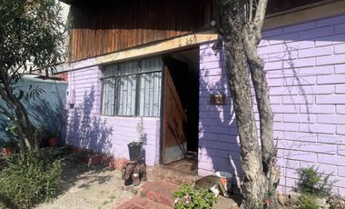 Casa en venta c/ estacionamiento en Metro San Ramón