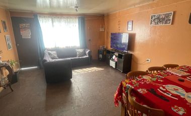 Casa en venta c/ estacionamiento en Metro San Ramón