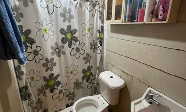 Casa en venta c/ estacionamiento en Metro San Ramón