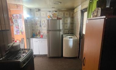 Casa en venta c/ estacionamiento en Metro San Ramón