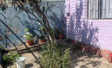 Casa en venta c/ estacionamiento en Metro San Ramón