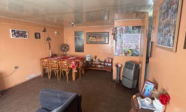 Casa en venta c/ estacionamiento en Metro San Ramón