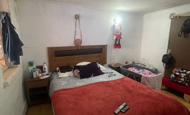 Casa en venta c/ estacionamiento en Metro San Ramón