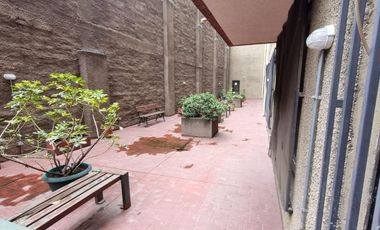 Departamento en arriendo c/ estacionamiento en Barrio República