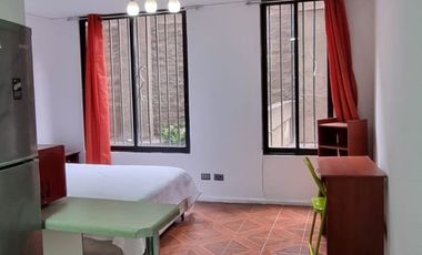 Departamento en arriendo c/ estacionamiento en Barrio República