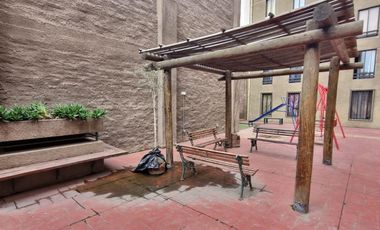 Departamento en arriendo c/ estacionamiento en Barrio República