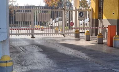 Departamento en arriendo c/ estacionamiento en Barrio Yungay