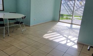 Departamento en arriendo c/ estacionamiento en Barrio Yungay