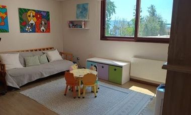 Casa Amoblada En Arriendo De 5 Dorm. En Las Condes