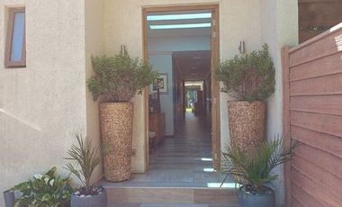 Casa Amoblada En Arriendo De 5 Dorm. En Las Condes