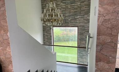 Casa En Venta De 6 Dorm. En Talca