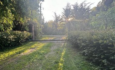 Casa En Venta De 3 Dorm. 2 Baños En Linares