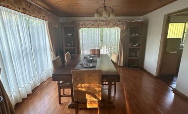 Casa En Venta De 3 Dorm. 2 Baños En Linares