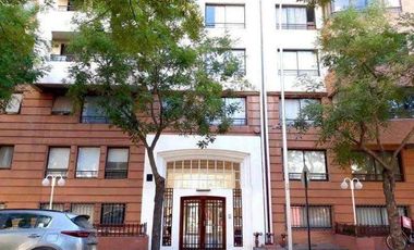Departamento en venta c/ estacionamiento en Barrio Lastarria
