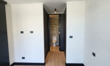 Departamento en arriendo c/ estacionamiento en Tabancura