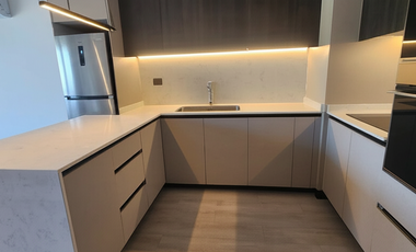 Departamento en arriendo c/ estacionamiento en Tabancura