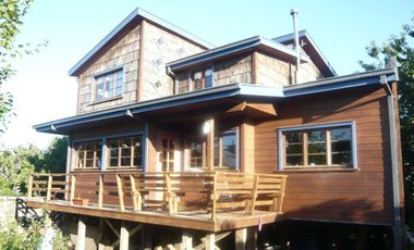 Casa en arriendo De 3 Dormitorios Central En Puerto Varas