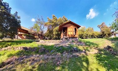 Parcela Con Gran Casa Y Un Hermoso Entorno Natural.