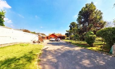 Parcela Con Gran Casa Y Un Hermoso Entorno Natural.