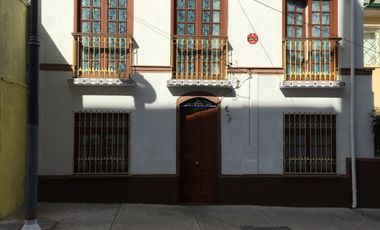 Amplia Casa en venta en Cerro Concepción