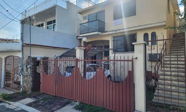 CASA EXCELENTEMENTE UBICADA EN LOMAS MAGALLANES