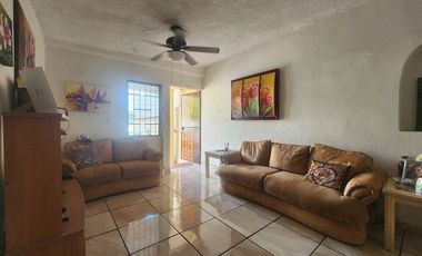 CASA EXCELENTEMENTE UBICADA EN LOMAS MAGALLANES