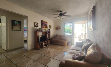 CASA EXCELENTEMENTE UBICADA EN LOMAS MAGALLANES