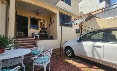 CASA EXCELENTEMENTE UBICADA EN LOMAS MAGALLANES